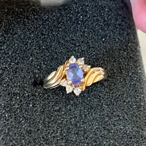 Vintage 10 k Purple Blue Stone Gold Ring